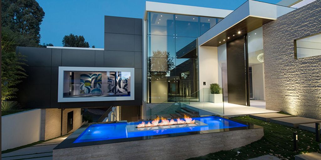 luxurious house in Hidden Hills California