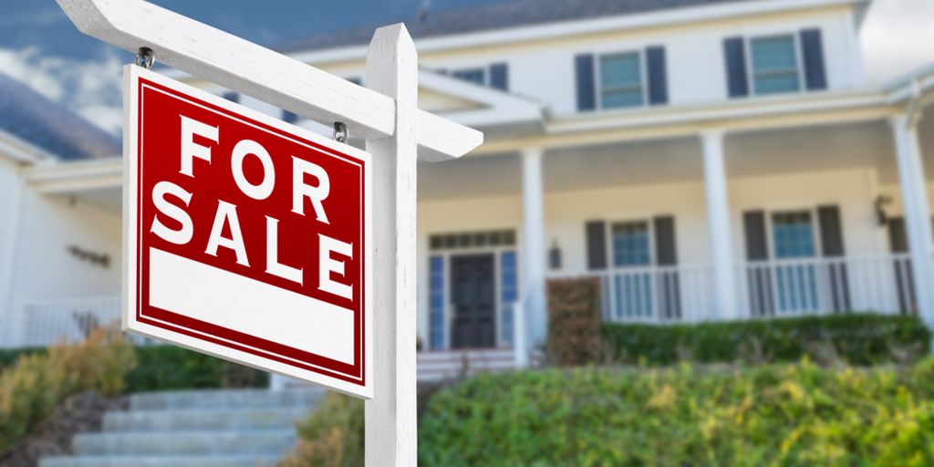 house for sale sign in La Quinta