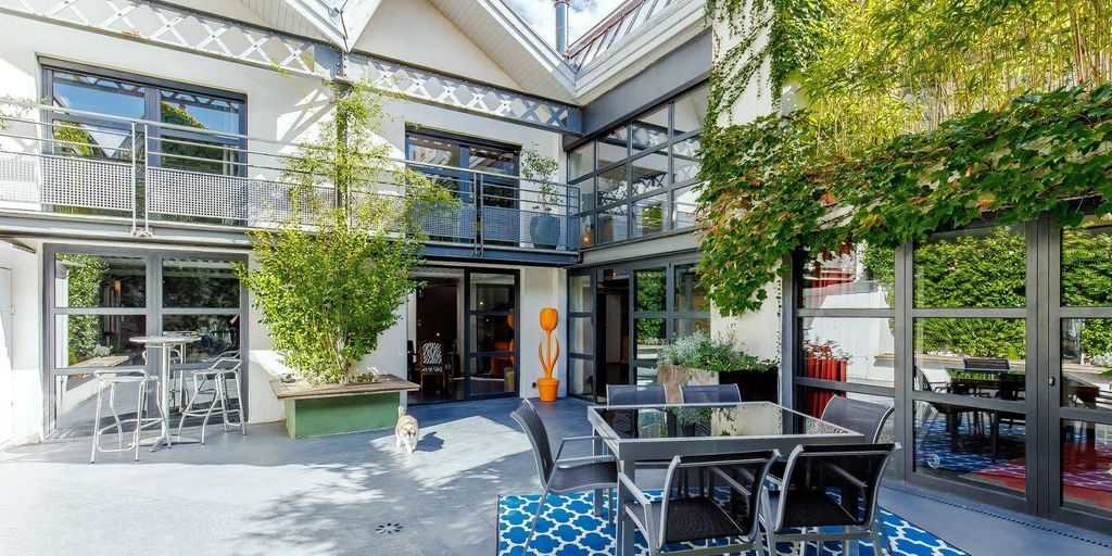 beautiful house in Montebello