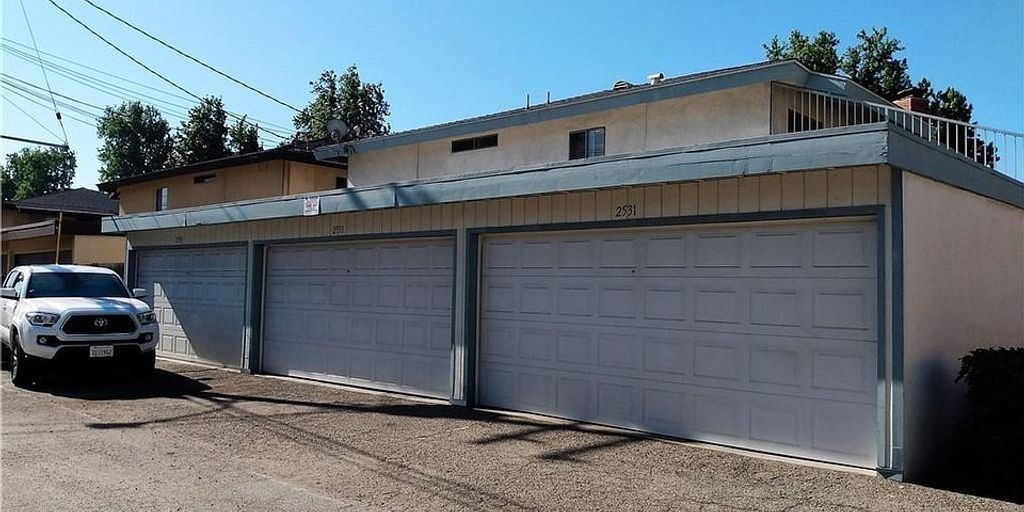 house in La Verne